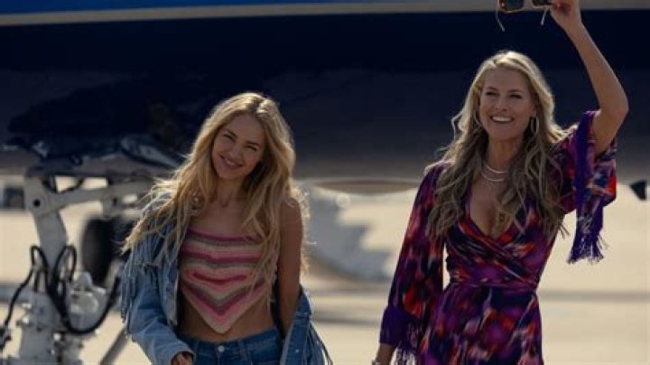 Who Are Cleo Cole Elliott’s Parents, Is She Married and How Much Is She Worth?