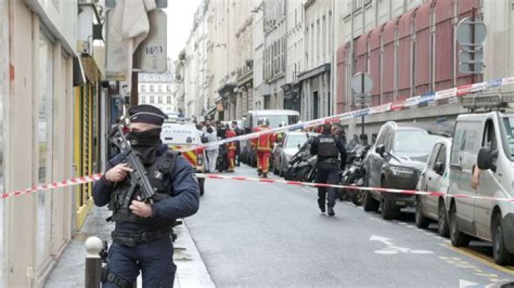 
3 Killed, Several Others Injured in Paris After Man Opens Fire on Kurdish Cultural Center 