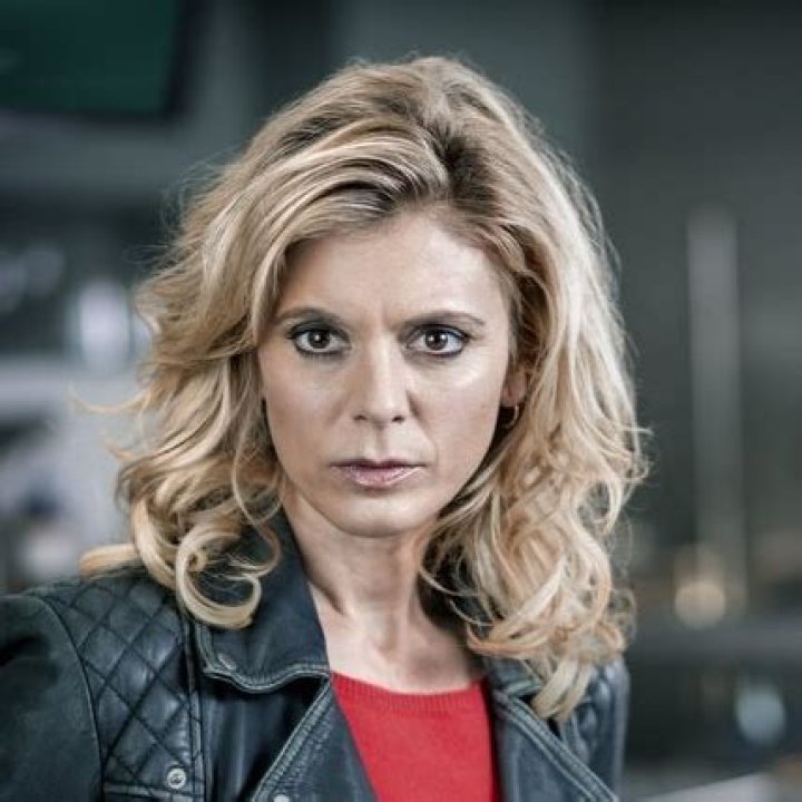 Emilia FOX