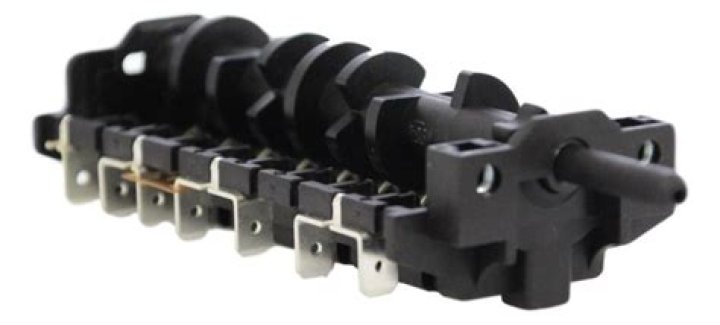 Is  EJ Laure Engaged, Who is EJ Laure Engaged to, -Latest News