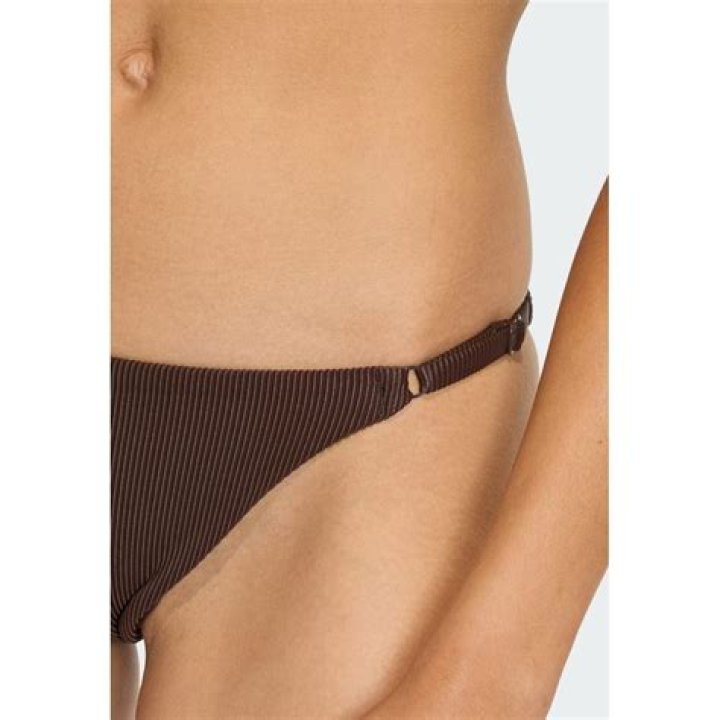 Susanna Gibson Livestream Video Viral, Analyzing the Livestream Video Incident - SarkariResult