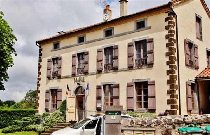 The Reason for Fernando Botero's Death: Complications from Pneumonia - SarkariResult