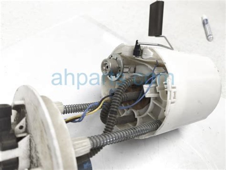 Mick Mars Net Worth: Details About Home, Career, Music, Income, Gf, Age - SarkariResult