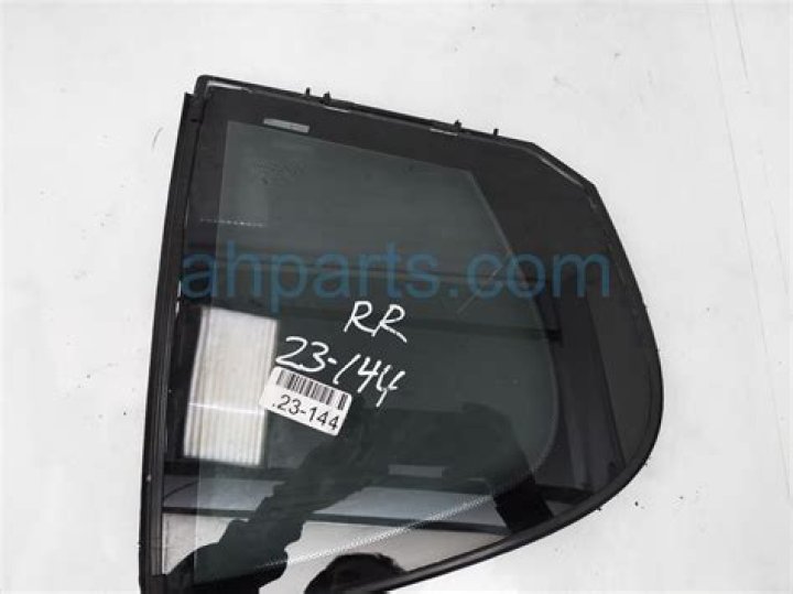 Tyler Henry Net Worth: Details About Books, TV, Father, Shows, Partner - SarkariResult