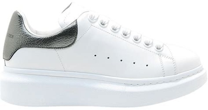 Shruti Haasan Net Worth: Details About Movie, Career, Age, Home, Income - SarkariResult