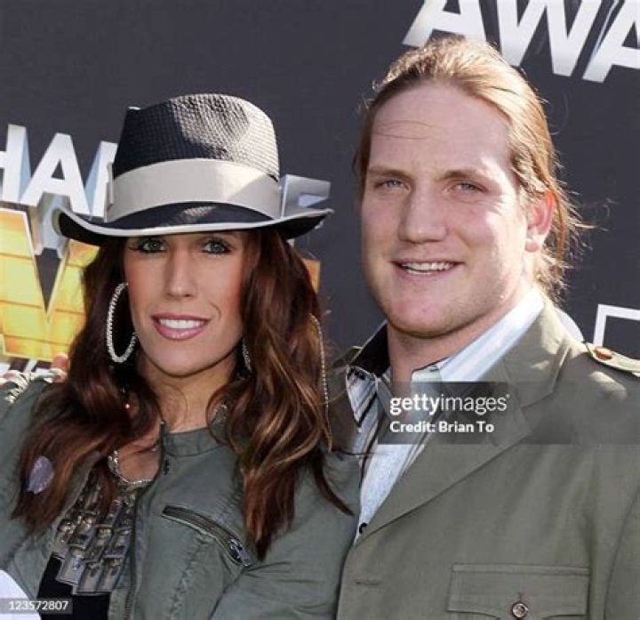 Aaron James “A. J.” Hawk Age, Wiki, Biography, Wife, Children, Salary, Net Worth, Parents