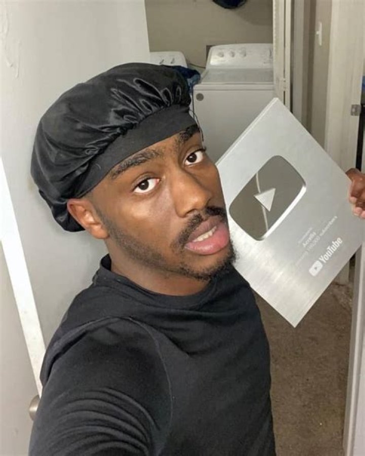 
Itsacrello TikTok Height, Weight, Net Worth, Age, Birthday, Wikipedia, Who, Nationality, Biography 