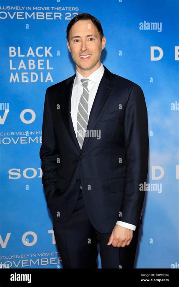 Adam Makos Net Worth