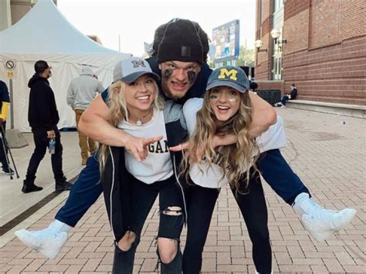 Aidan Hutchinson Siblings: How Old Are Sisters Aria And Mia Hutchinson? Their Age Instagram And Boyfriend