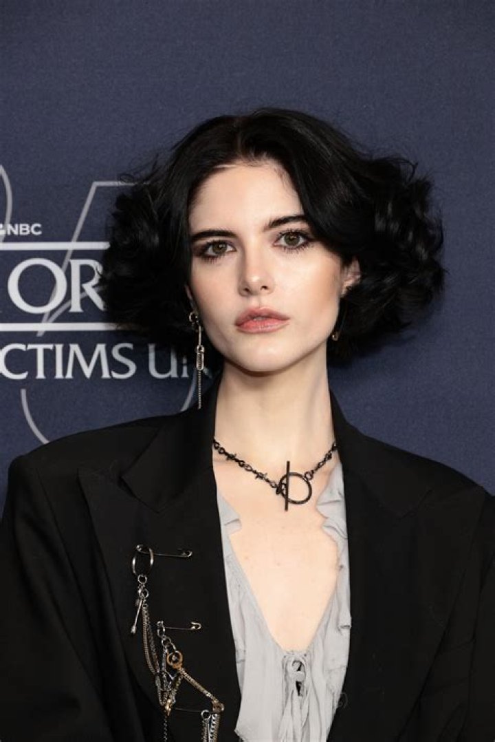 Ainsley Seiger Height, Weight, Net Worth, Age, Birthday, Wikipedia, Who, Nationality, Biography