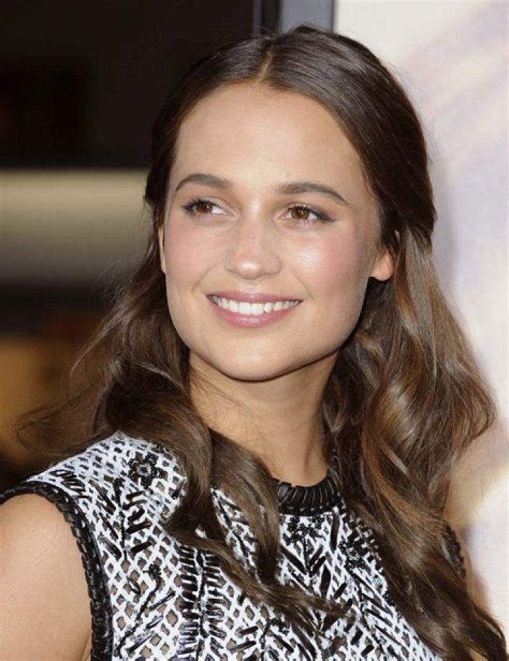 Is Alicia Vikander Pregnant in 2023, Baby Bump and Miscarriage Details