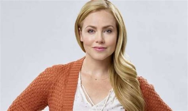 Amanda Schull Net Worth