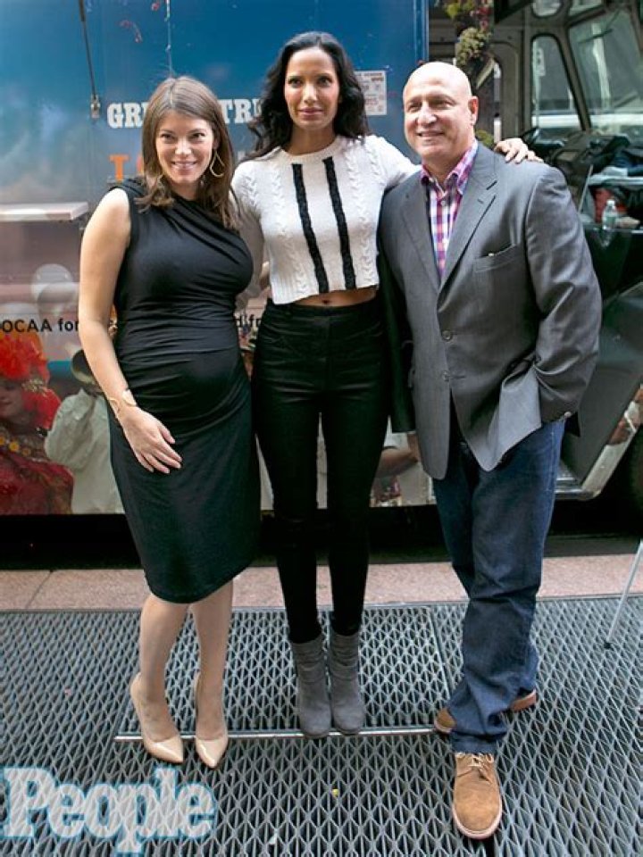 Amy Carlson: Husband, net worth, tattoos, smoking & body measurements