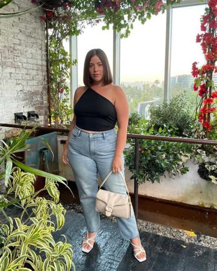 
Anastasia Furrow Height, Weight, Net Worth, Age, Birthday, Wikipedia, Who, Nationality, Biography 