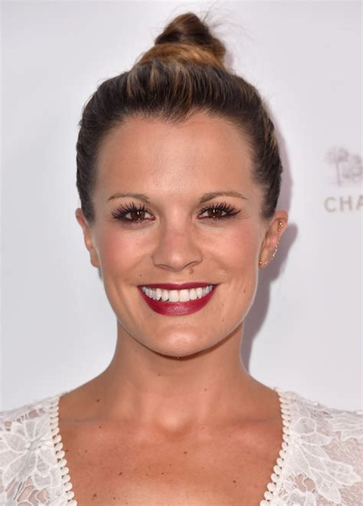 
Angela Egan Height, Weight, Net Worth, Age, Birthday, Wikipedia, Who, Instagram, Biography 