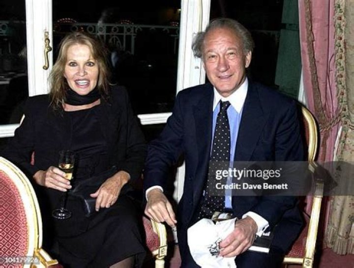 Anouska Hempel Married, Husband, Past Affairs, Net Worth, Earnings, Age, Height, Wiki-Bio