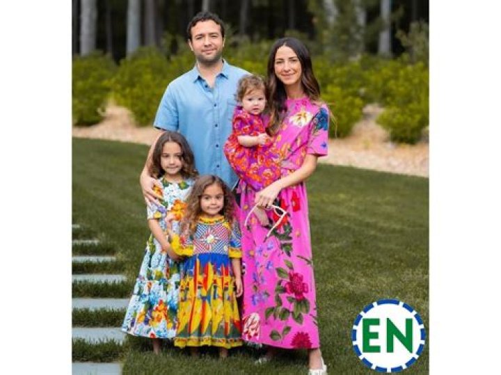 Arielle Charnas Bio, Wiki, Age, Height, Family, Sisters, Husband, Daughters, and Worth.