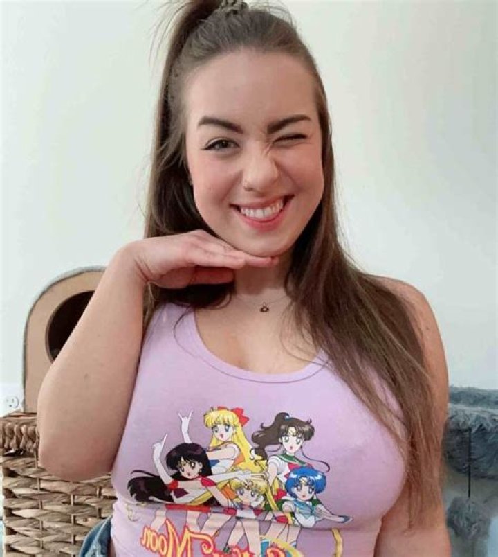 
Baylee Christine Height, Weight, Net Worth, Age, Birthday, Wikipedia, Who, Nationality, Biography 