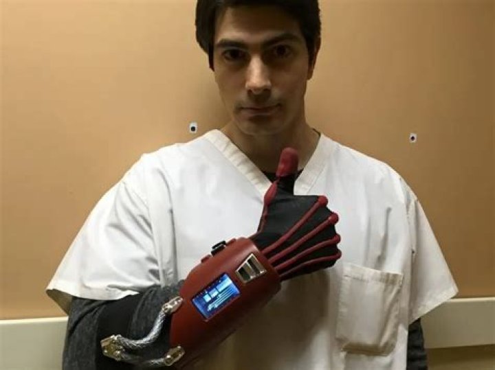 Brandon Routh Height, Weight, Body Measurements, Shoe Size