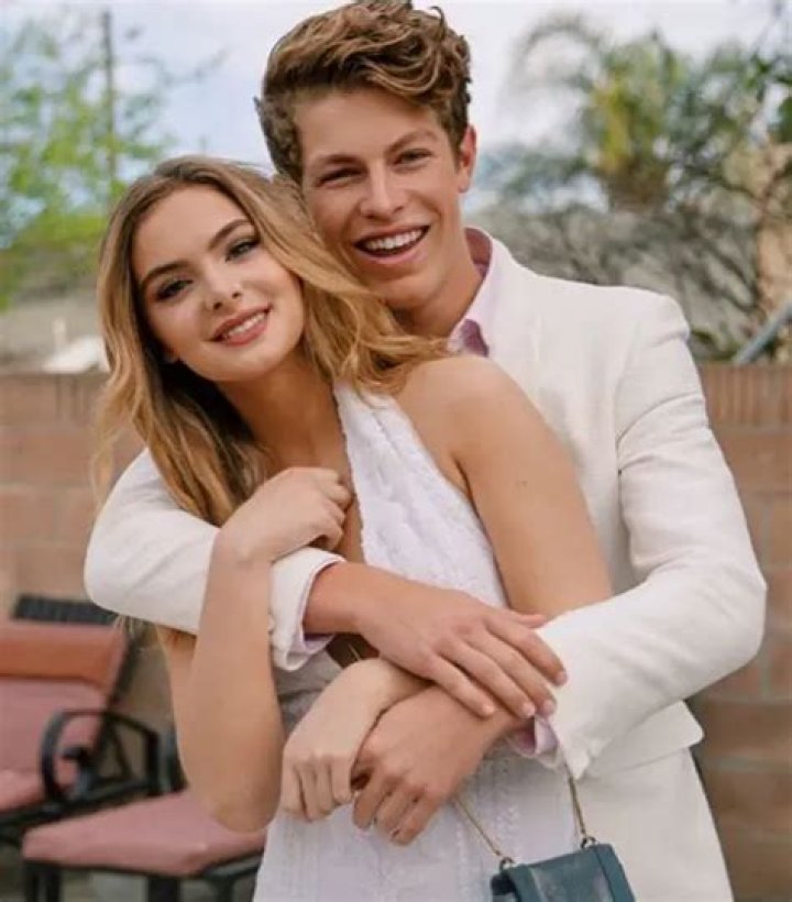 Brighton Sharbino Dating, Boyfriend, Net worth, Movies, Wiki, Age, Bio