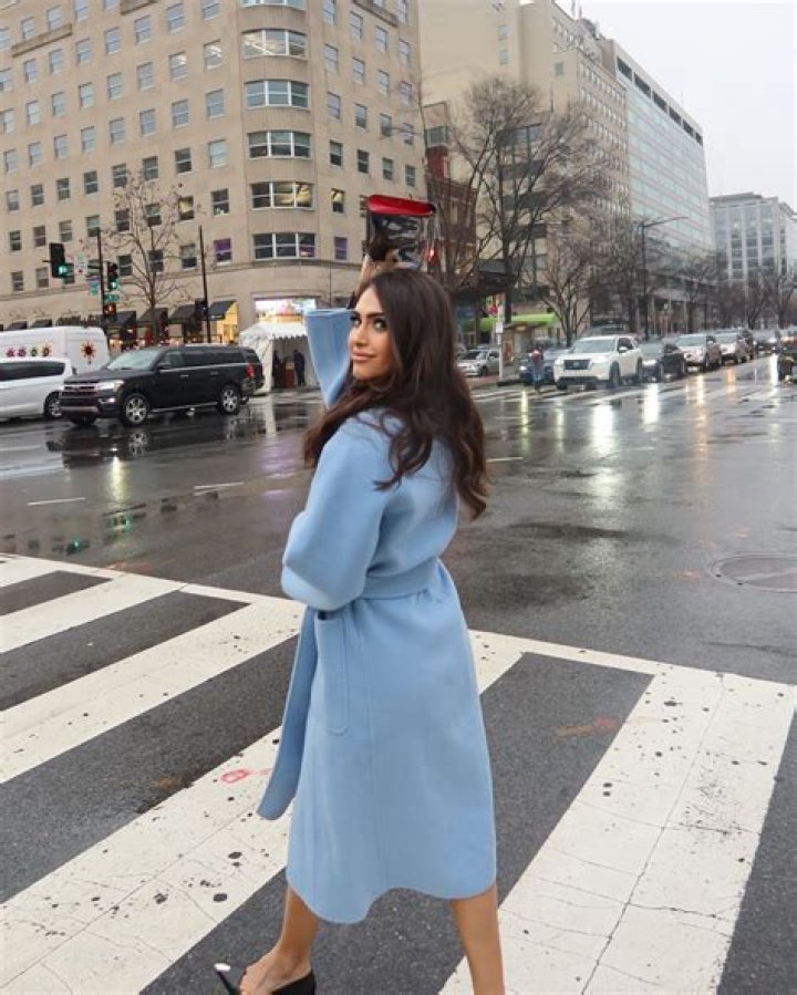 Caitlin Sinclair OAN Age: Wikipedia, Biography, Husband – Is She Married?