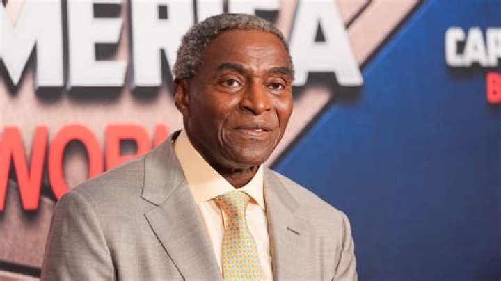 Carl Lumbly