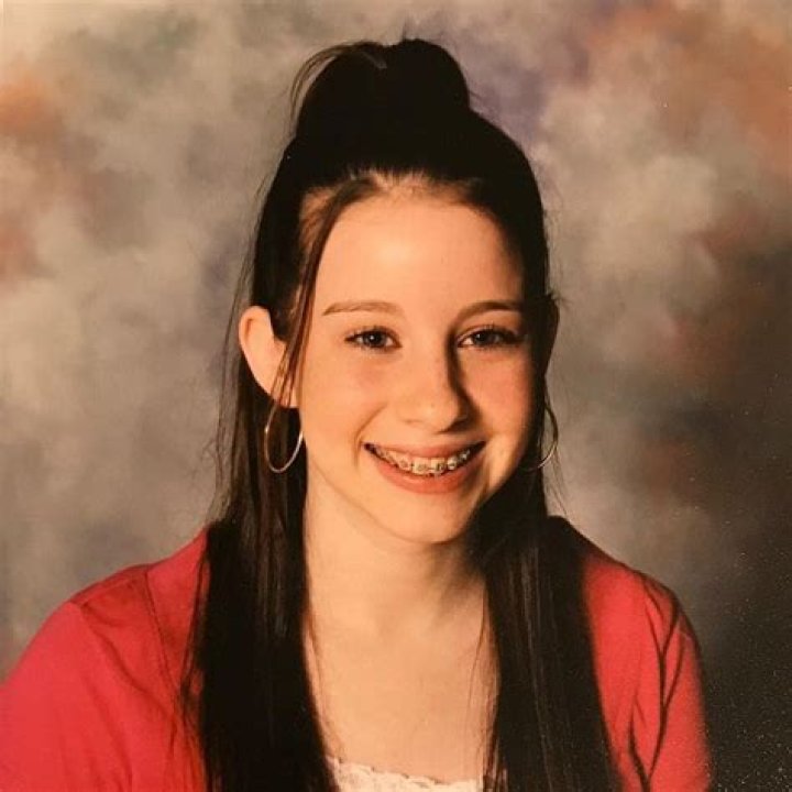 Carly Incontro Net Worth, YouTube, Earnings, Dating, Boyfriend, Age, Height, Wiki-Bio