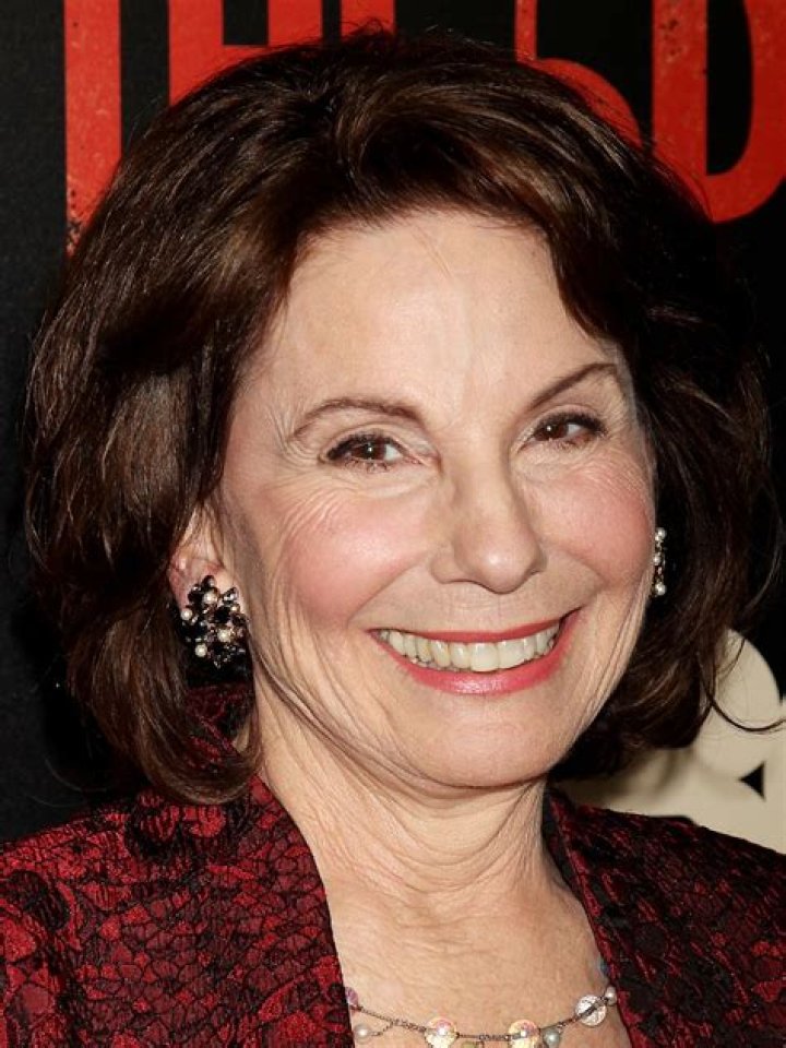 Carolyn Mignini Net Worth