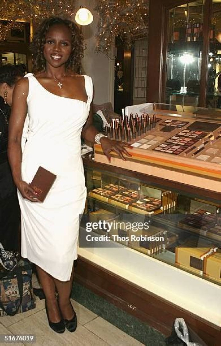 Cassandra Mills Net Worth