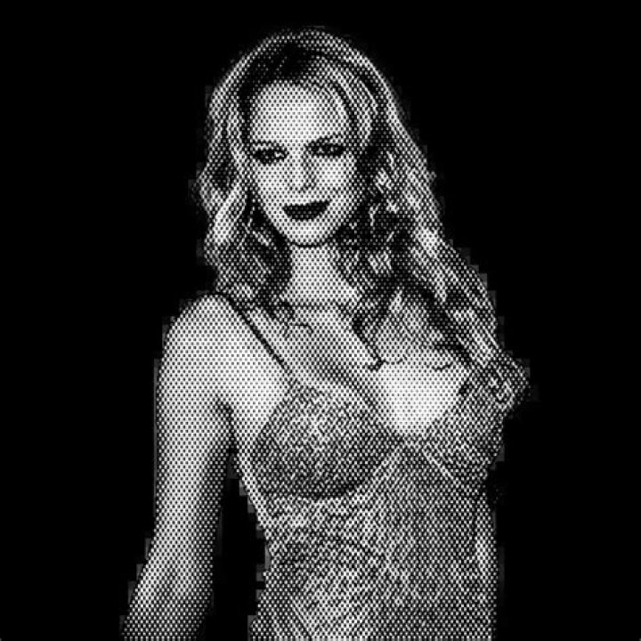 Cécile Breccia Net Worth