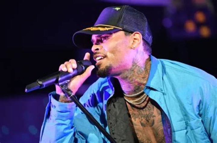 Chris Brown Height, Weight, Body Measurements, Shoe Size