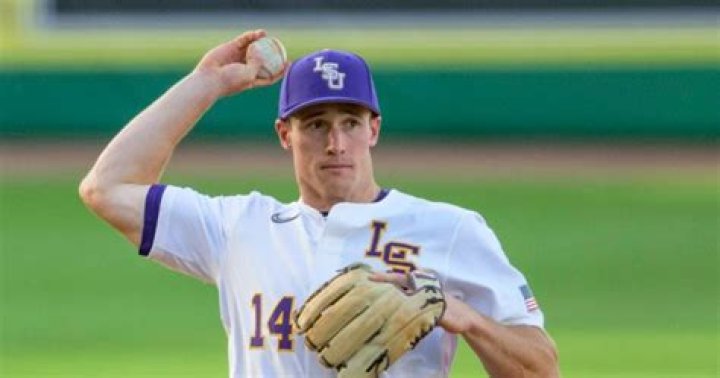 
Chris Cuthbert Height, Weight, Net Worth, Age, Birthday, Wikipedia, Who, Nationality, Biography 