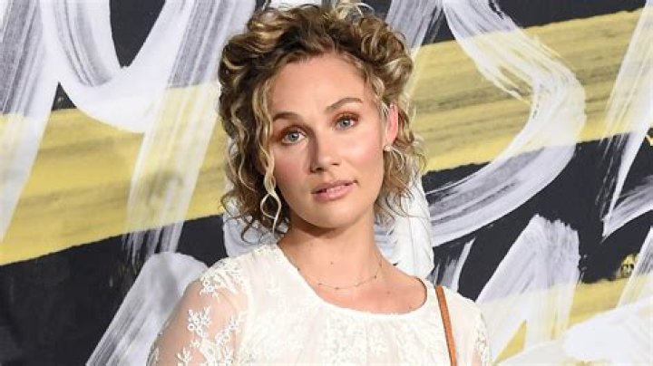Clare Bowen