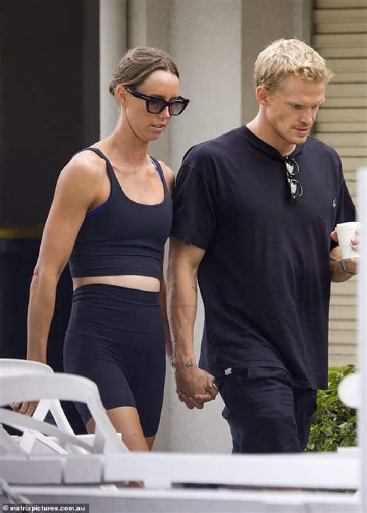 
Cody Simpson Girlfriend: Who is Cody Simpson Girlfriend Now? 