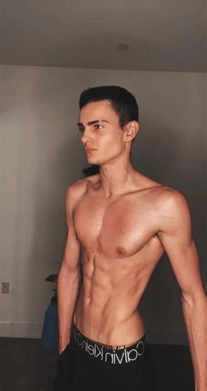 
Cole Etgen Height, Weight, Net Worth, Age, Birthday, Wikipedia, Who, Nationality, Biography 