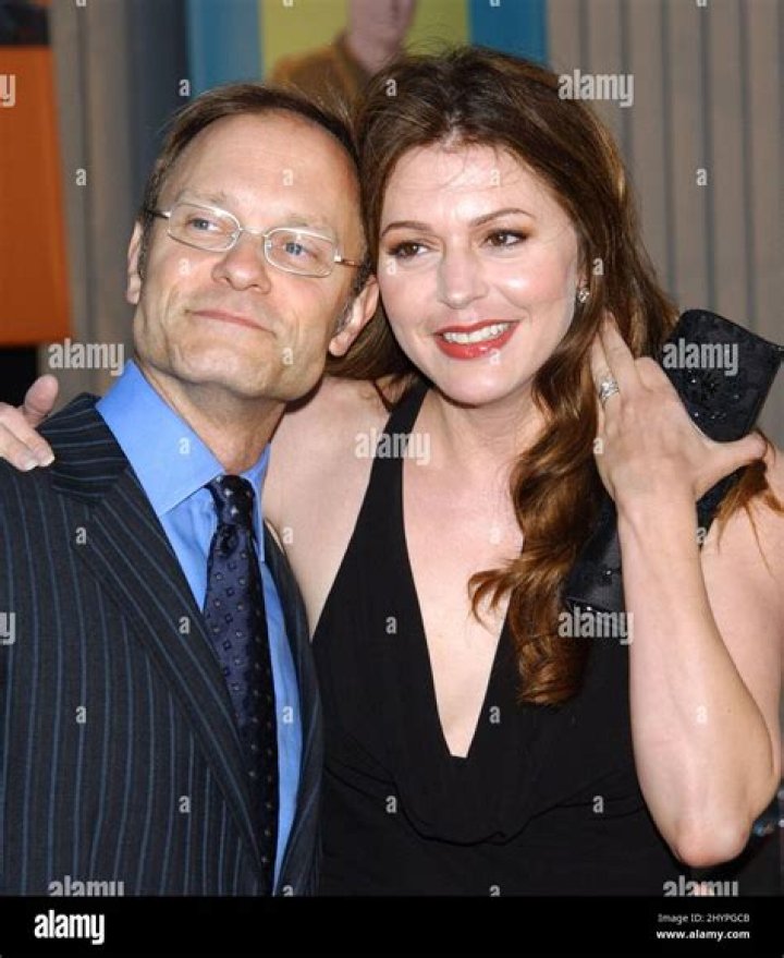 David Hyde Pierce: Wife, net worth, tattoos, smoking & body facts