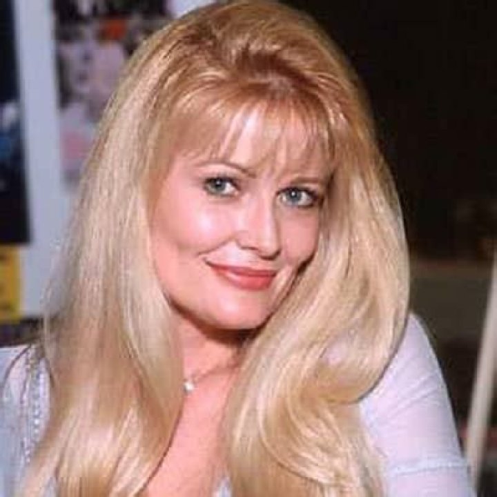 Debra Jo Fondren Net Worth