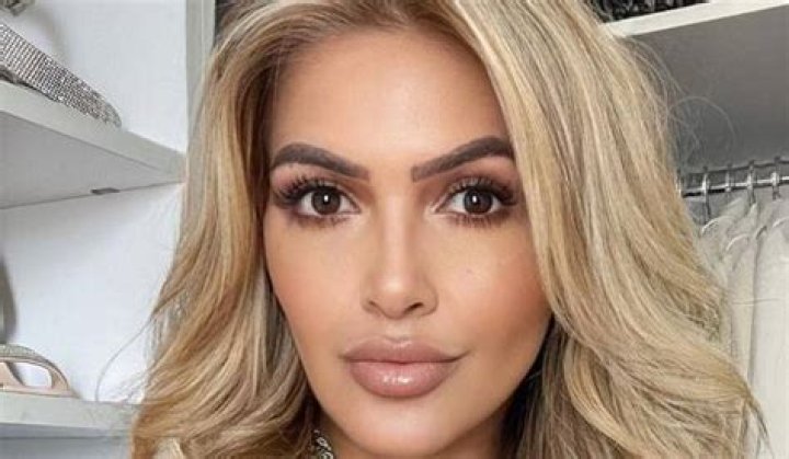 
Deh Alves Height, Weight, Net Worth, Age, Birthday, Wikipedia, Who, Instagram, Biography 