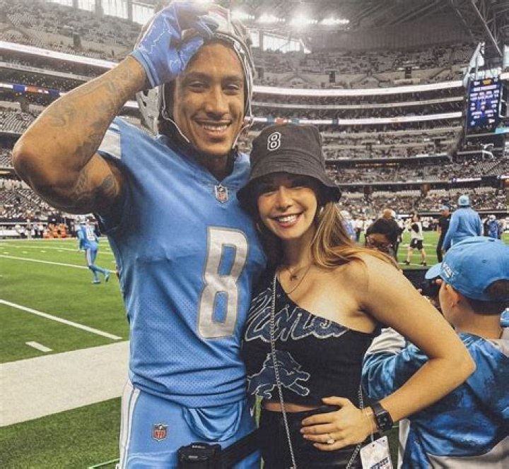 Detroit Lions: Josh Reynolds Wife – Is He Married? Parents & Salary