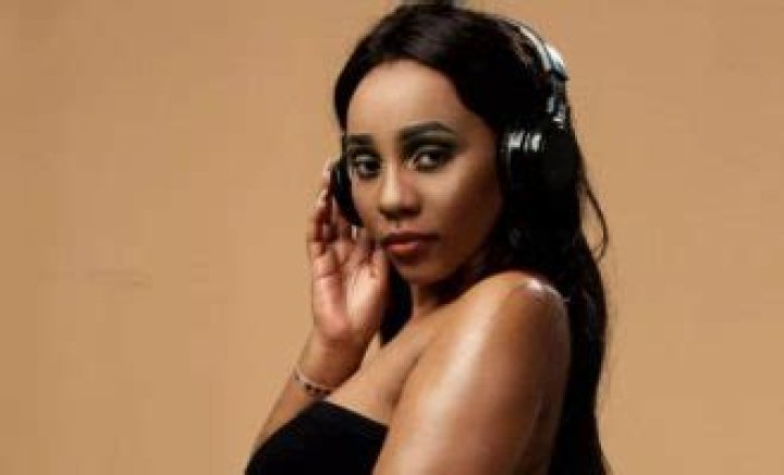 
Dj Mbali Umshove Obituar | How Did She Die | Cause Of Death & Tribute 