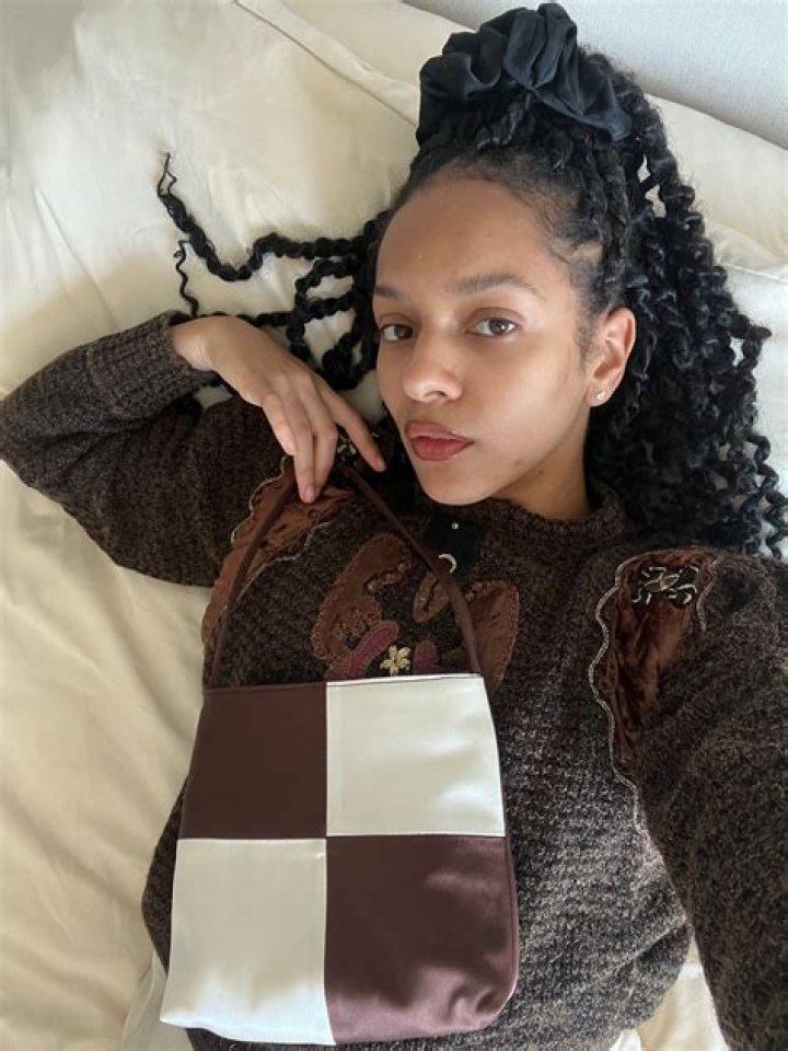 Djouliet Amara Height, Weight, Net Worth, Age, Birthday, Wikipedia, Who, Nationality, Biography