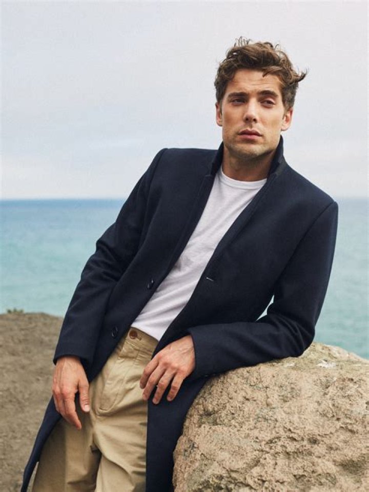 Who is Dustin Milligan? – All About Ethan Ward from Ethan Ward From Teen Drama 90210