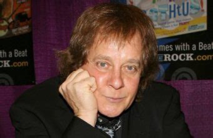 Eddie Money Bio, Wiki, Age, Wife (Laurie Mahoney), Children, Family, Cause of Death, Cancer, Health, Net Worth and Songs