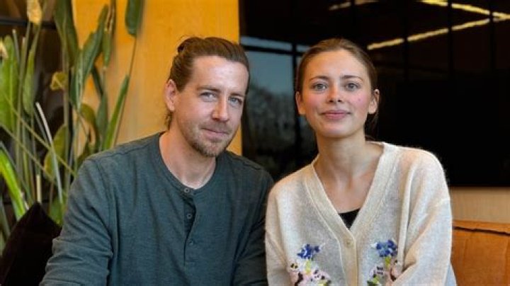 Elli Rhiannon Müller Osborne (Actress) Height, Biography, Age, Boyfriend, Net Worth