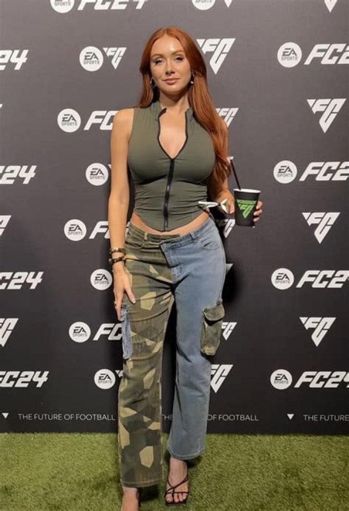 Elz The Witch Height, Weight, Net Worth, Age, Birthday, Wikipedia, Who, Instagram, Biography