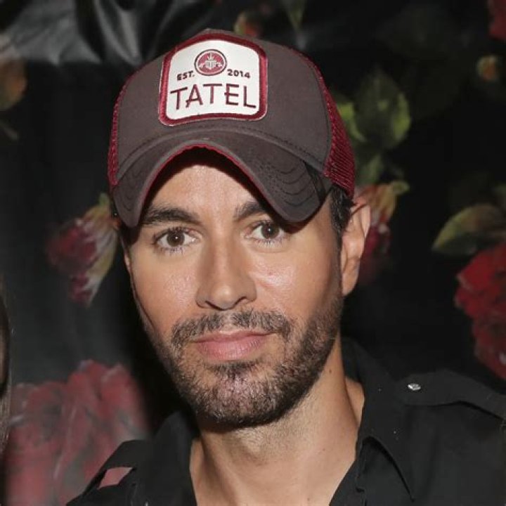 Enrique Iglesias Height, Weight, Body Measurements, Shoe Size