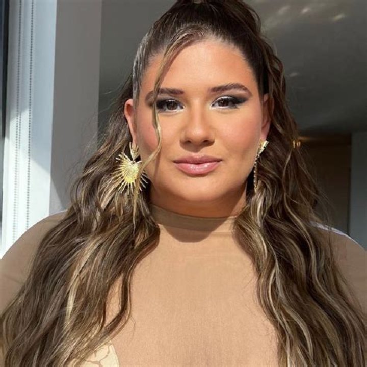 
Ex BBN Housemate, Doyin Shares Video Of Herself With Chizzy Via Her Instagram Story 