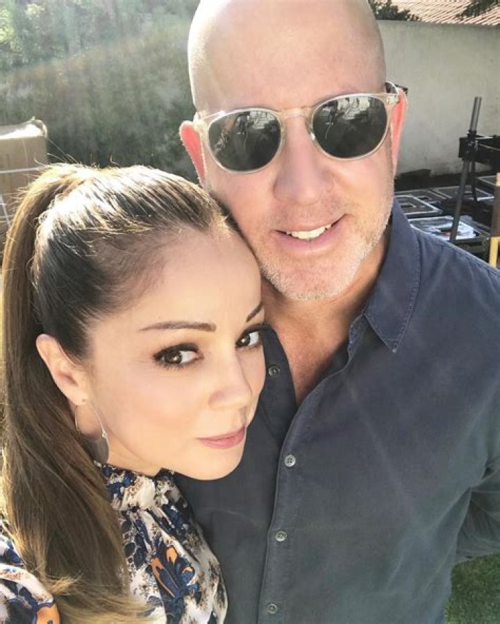 Fausto Gallardo Divorced Wife Marcela Valladolid With Son