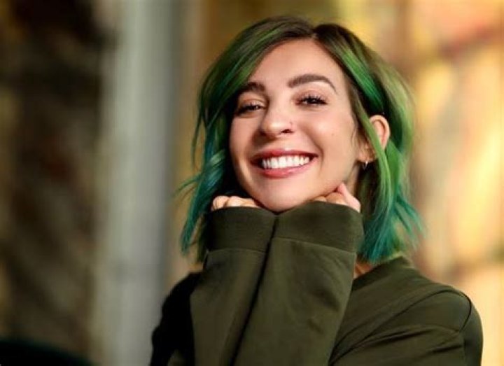 Gabbie Hanna’s net worth, fact, career, awards, biography & life story