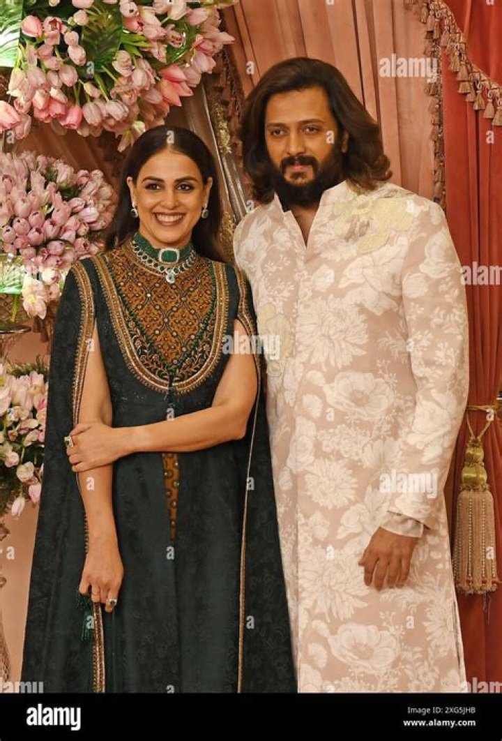 Genelia Dsouz Height, Weight, Net Worth, Age, Birthday, Wikipedia, Who, Instagram, Biography